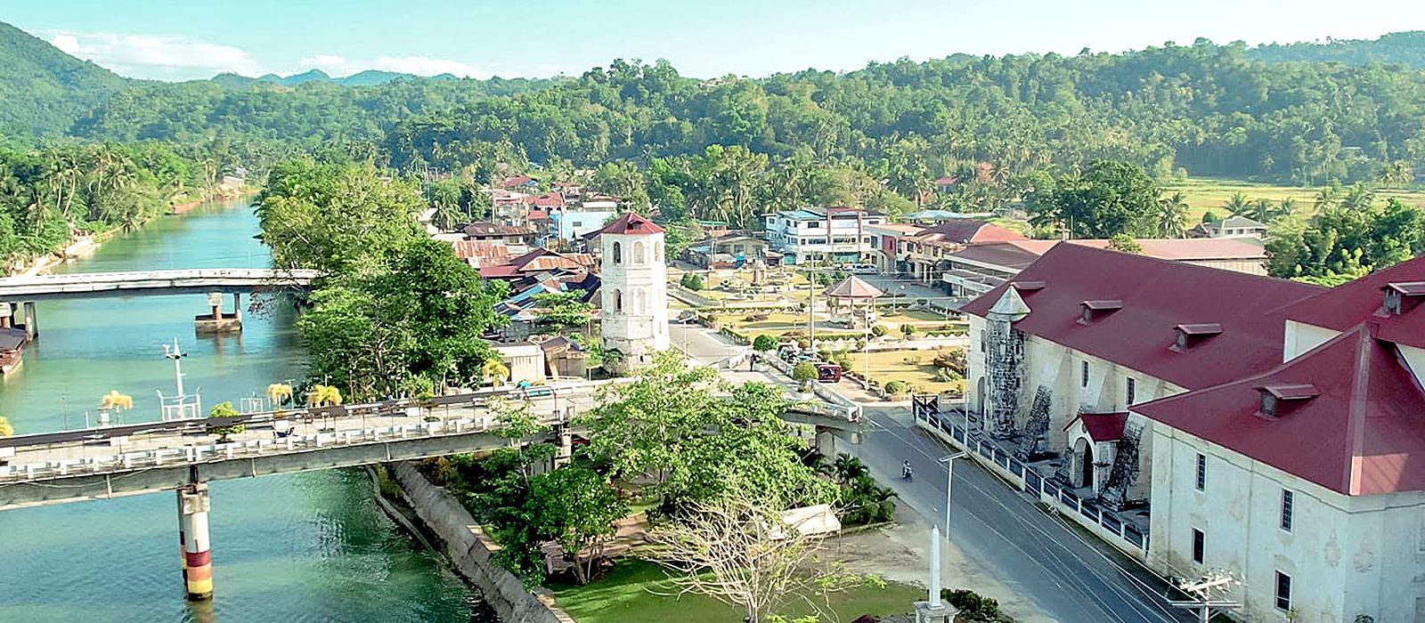 Loboc town, the Loboc River, the old bridge and San Pedro Apostol Church, Bohol